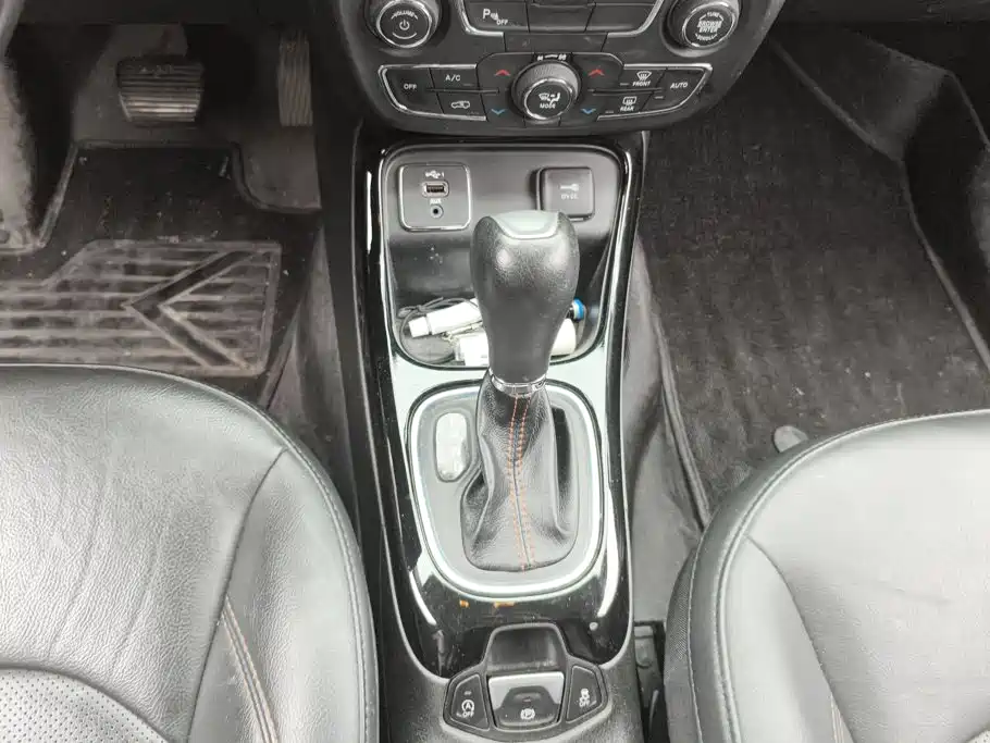 Jeep Compass — миниатюра 16