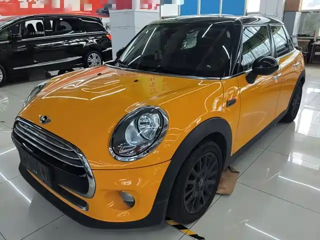 2017 MINI Cabrio