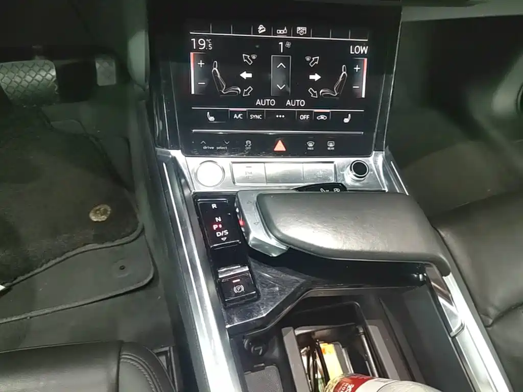 Audi e-tron (Import) — миниатюра 14