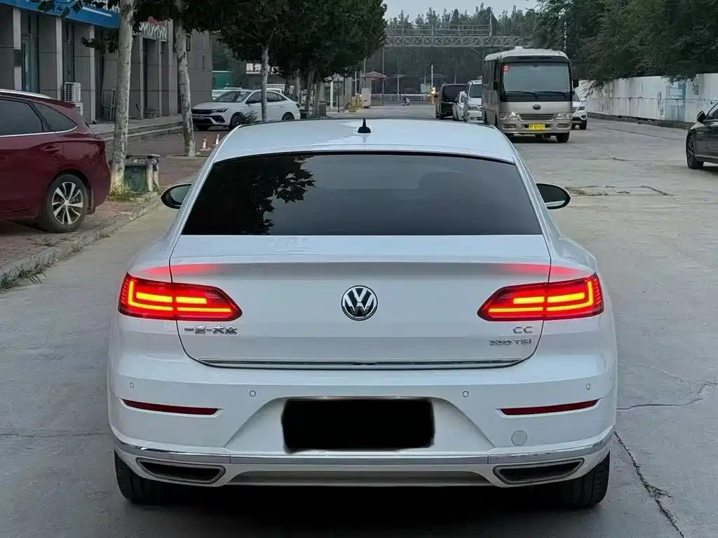 Volkswagen CC — миниатюра 8