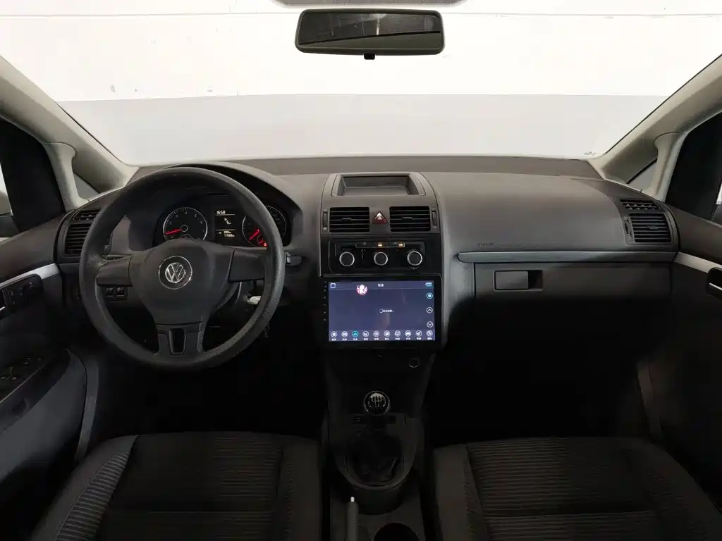 Volkswagen Touran — миниатюра 23