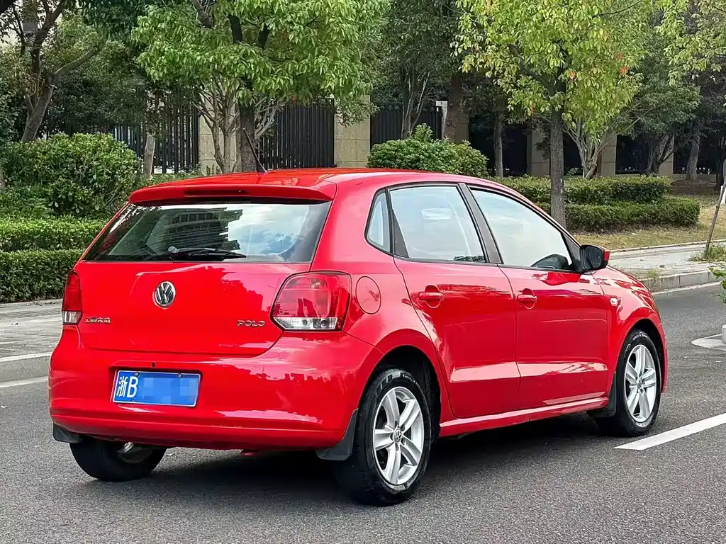 Volkswagen Polo 2011 1.6L AT