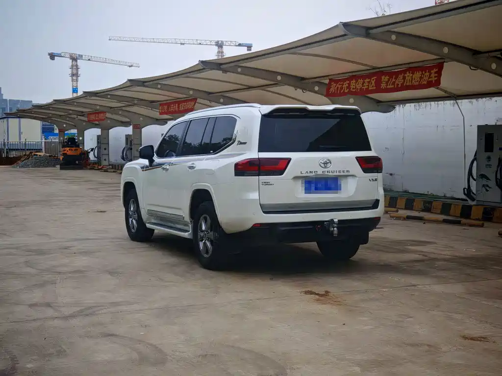 Toyota Land Cruiser — миниатюра 6