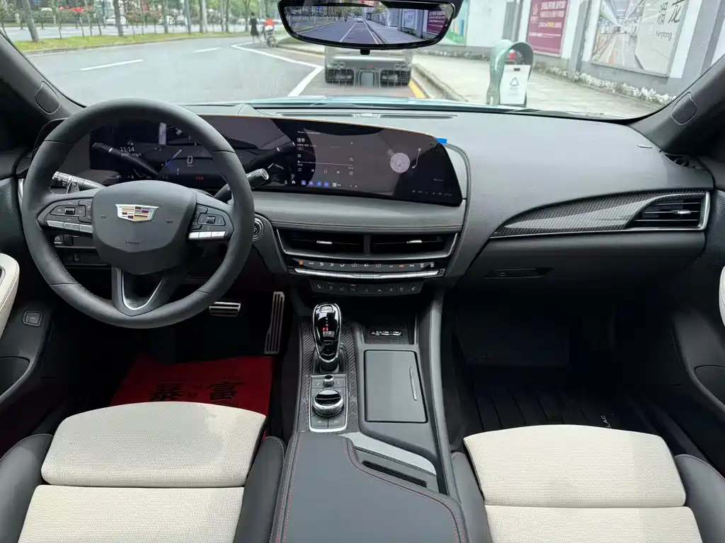Cadillac CT5 2025 28T +