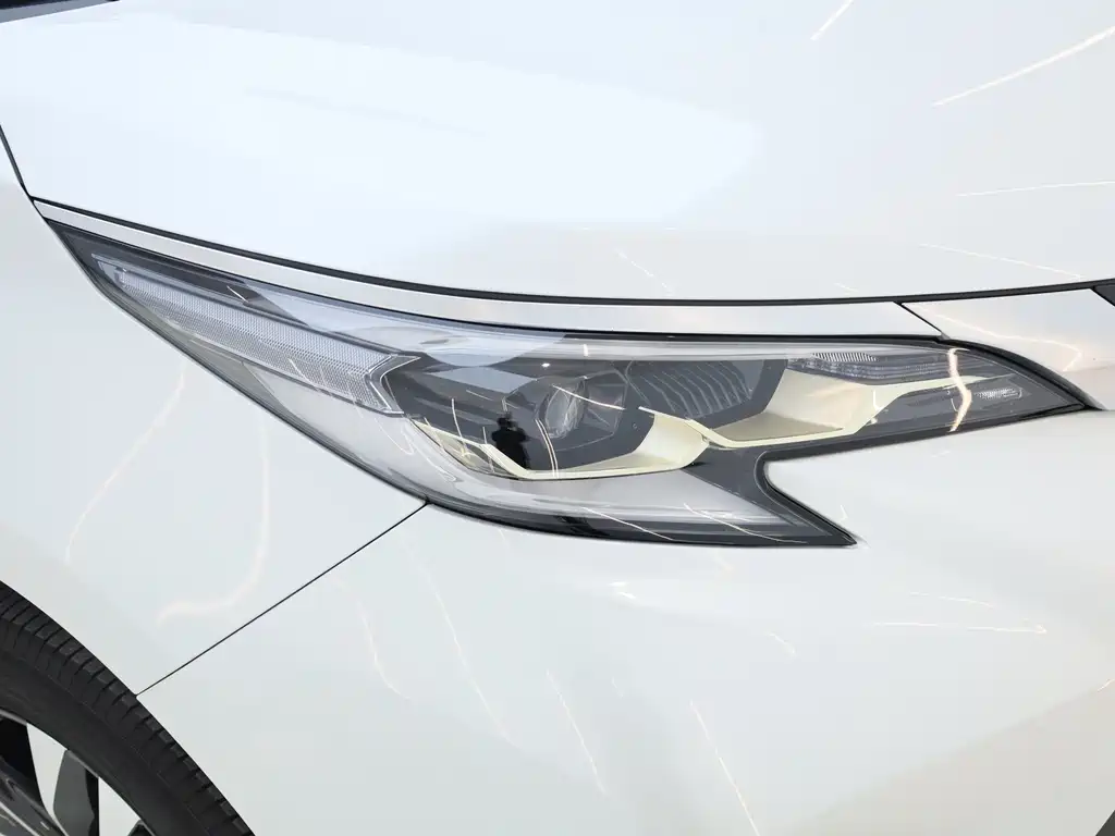 Toyota Granvia 2023 2.5L Luxury