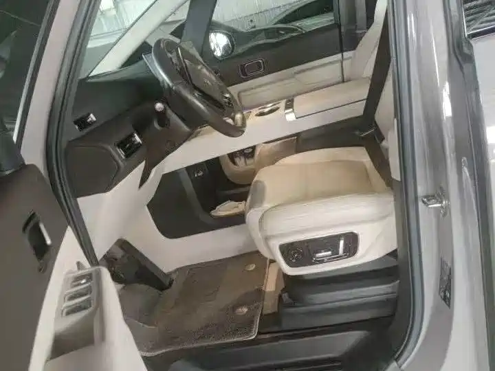 Li Auto Li MEGA — миниатюра 3