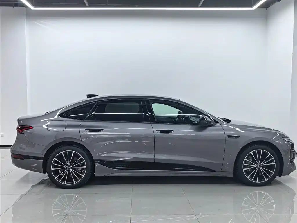 Audi A6L e-tron — миниатюра 4