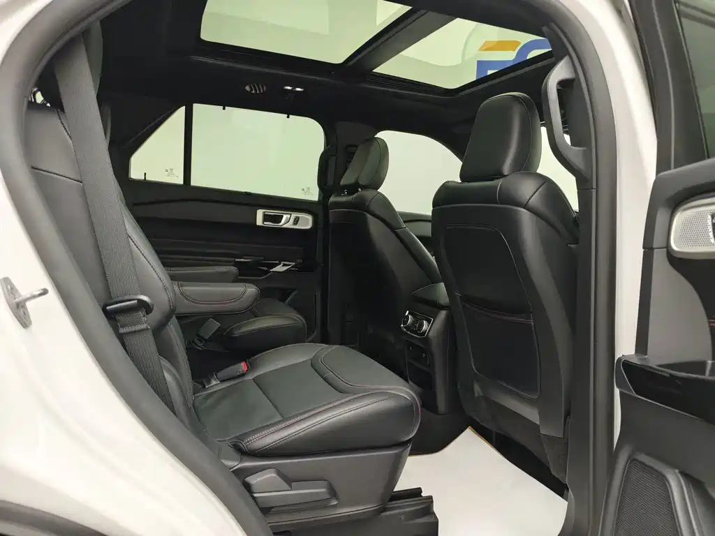 Ford Explorer — миниатюра 24