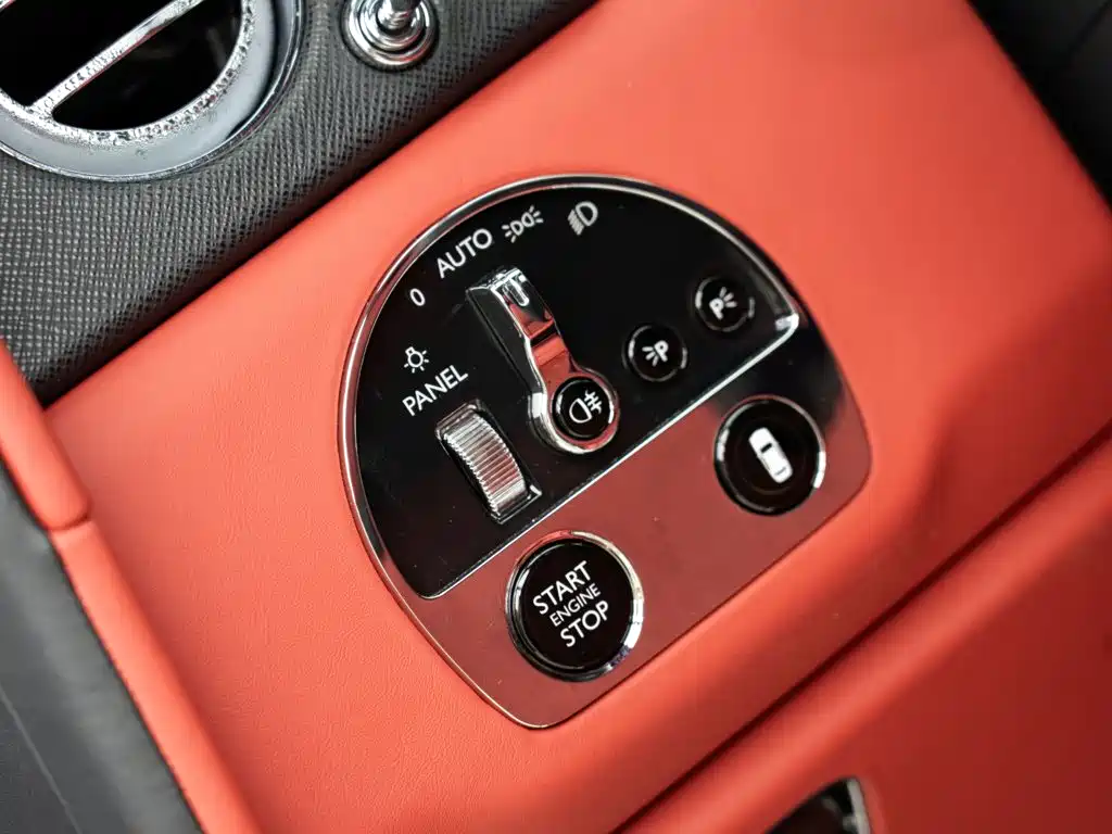 Rolls-Royce Cullinan — миниатюра 12