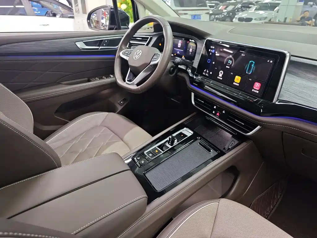 Volkswagen Viloran 2023 380TSI Luxury
