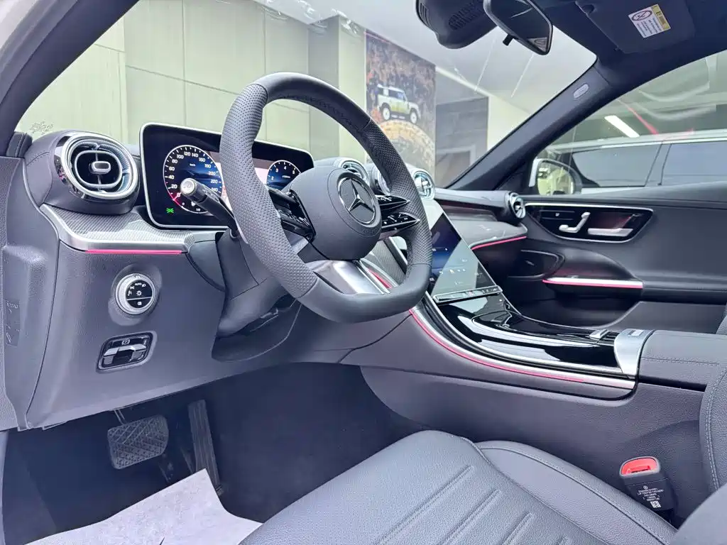 Mercedes-Benz C-Class — миниатюра 8