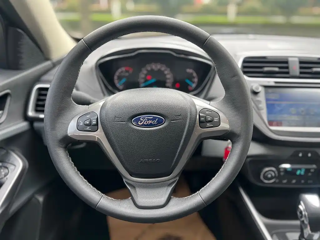 Ford Escort — миниатюра 11