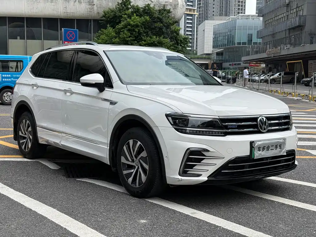 Volkswagen Tiguan L PHEV — миниатюра 3