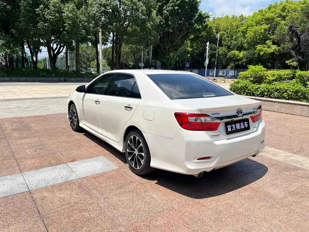 Toyota Camry 2012 2.0S