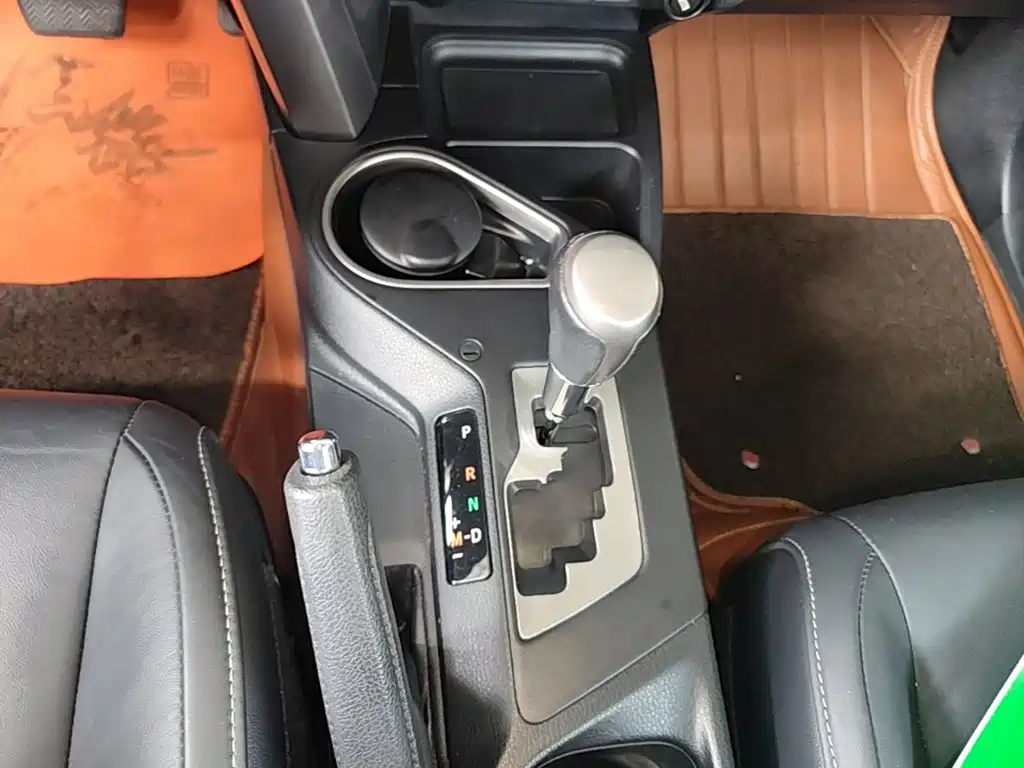 Toyota RAV4 — миниатюра 14