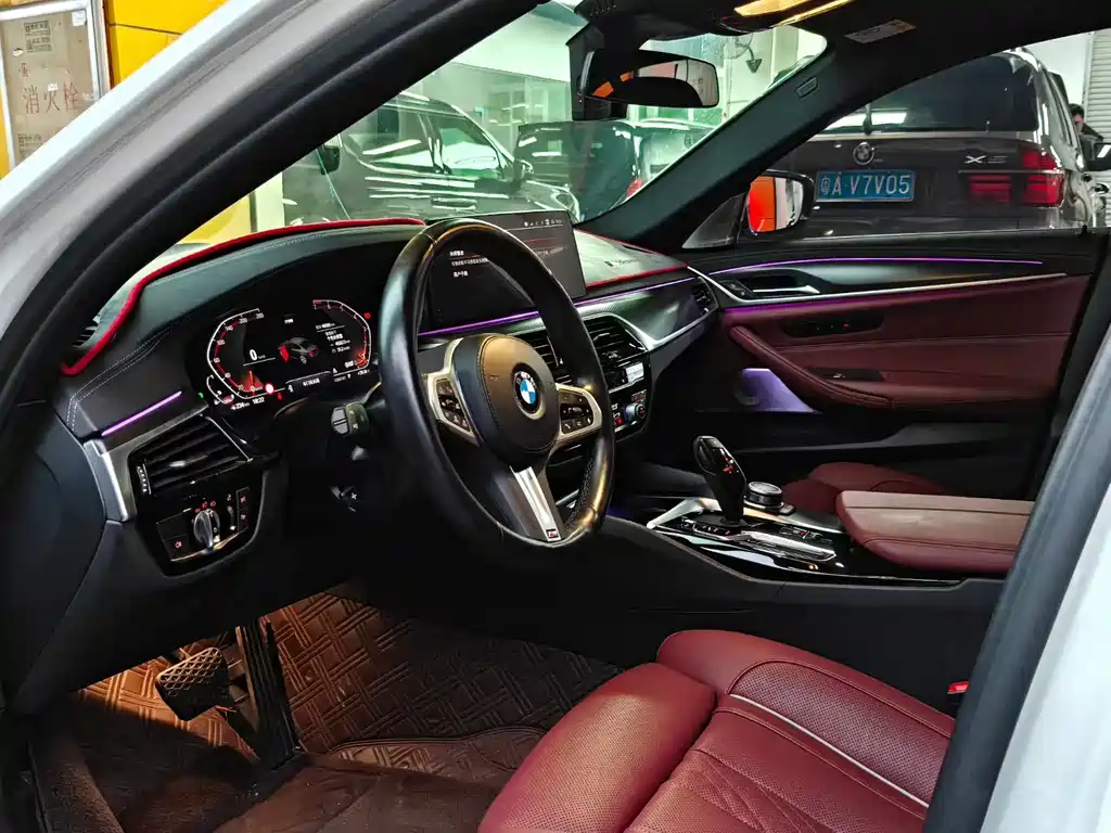 BMW 5 Series — миниатюра 7