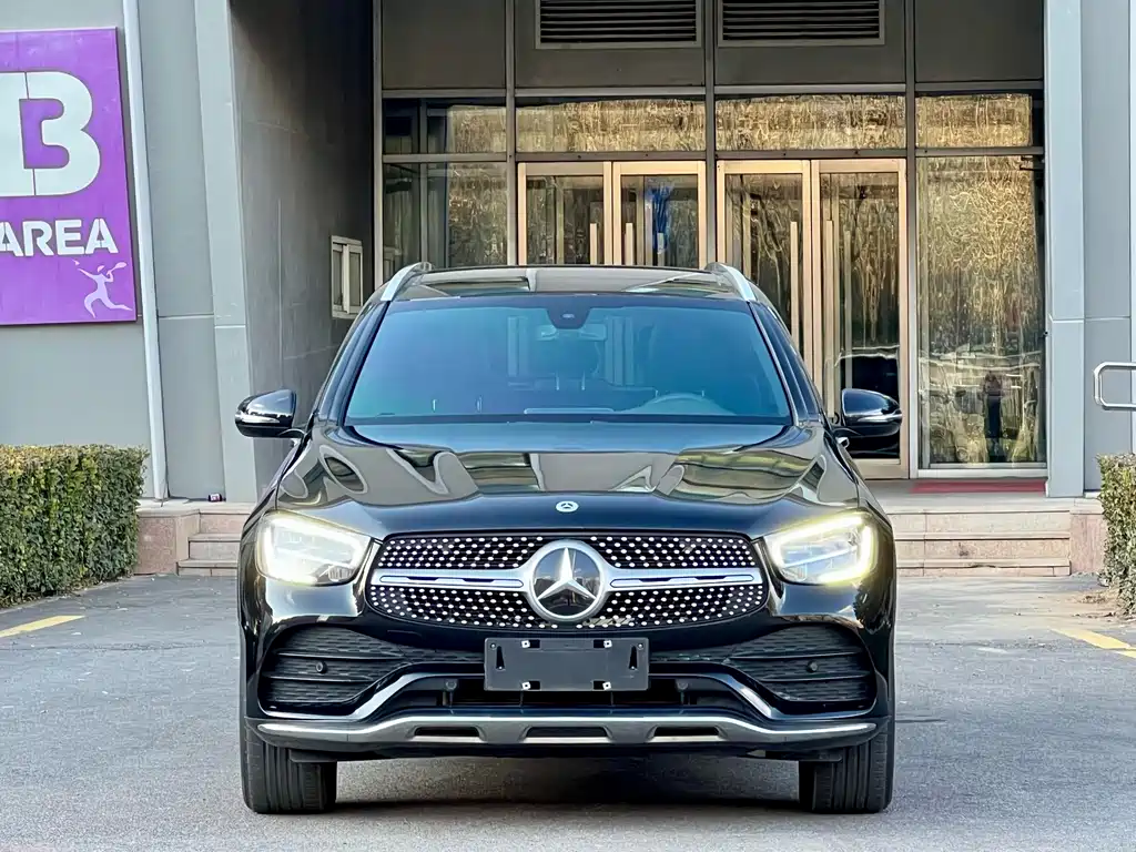 MERCEDES-BENZ GLC