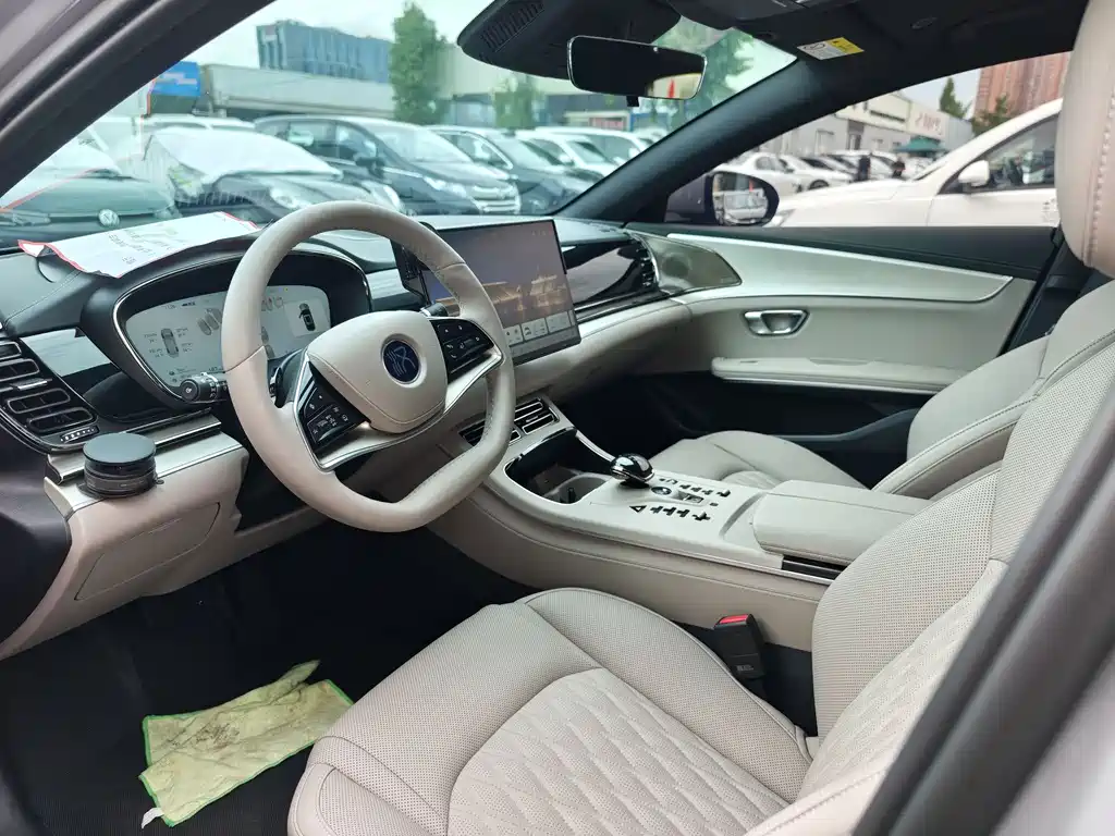 BYD Han 2025 DM-i Smart Drive 125KM Luxury