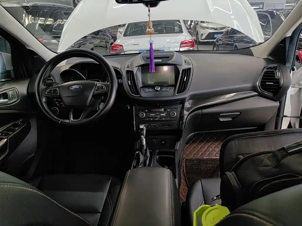 Ford Kuga — миниатюра 10