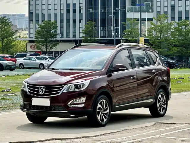 BAOJUN  560 2017
