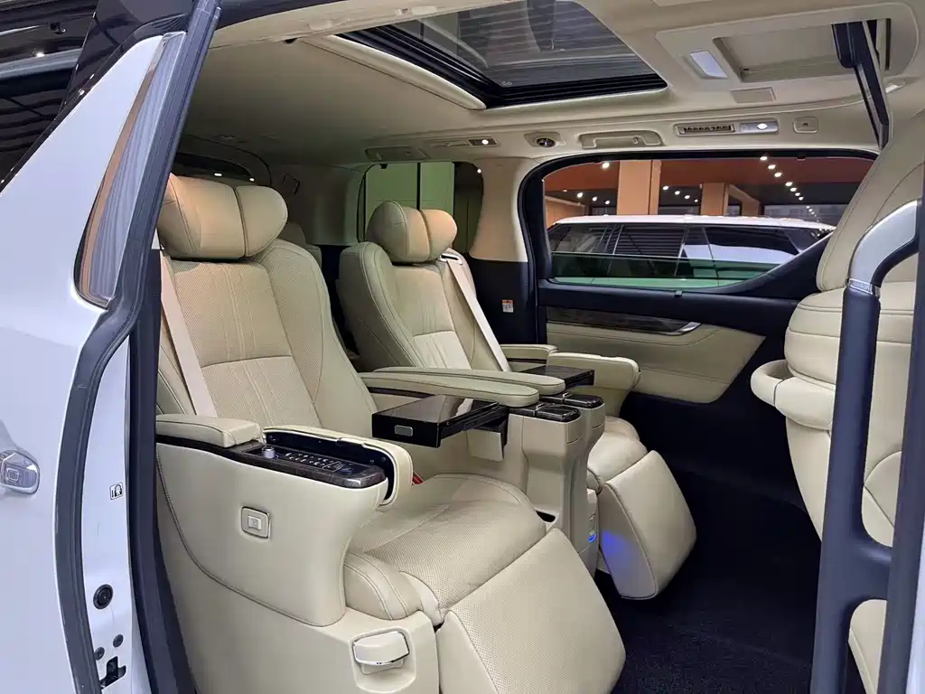 Toyota Vellfire 2019 2.5L HV Luxury