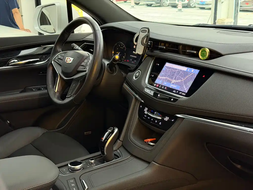 Cadillac XT5 — миниатюра 5