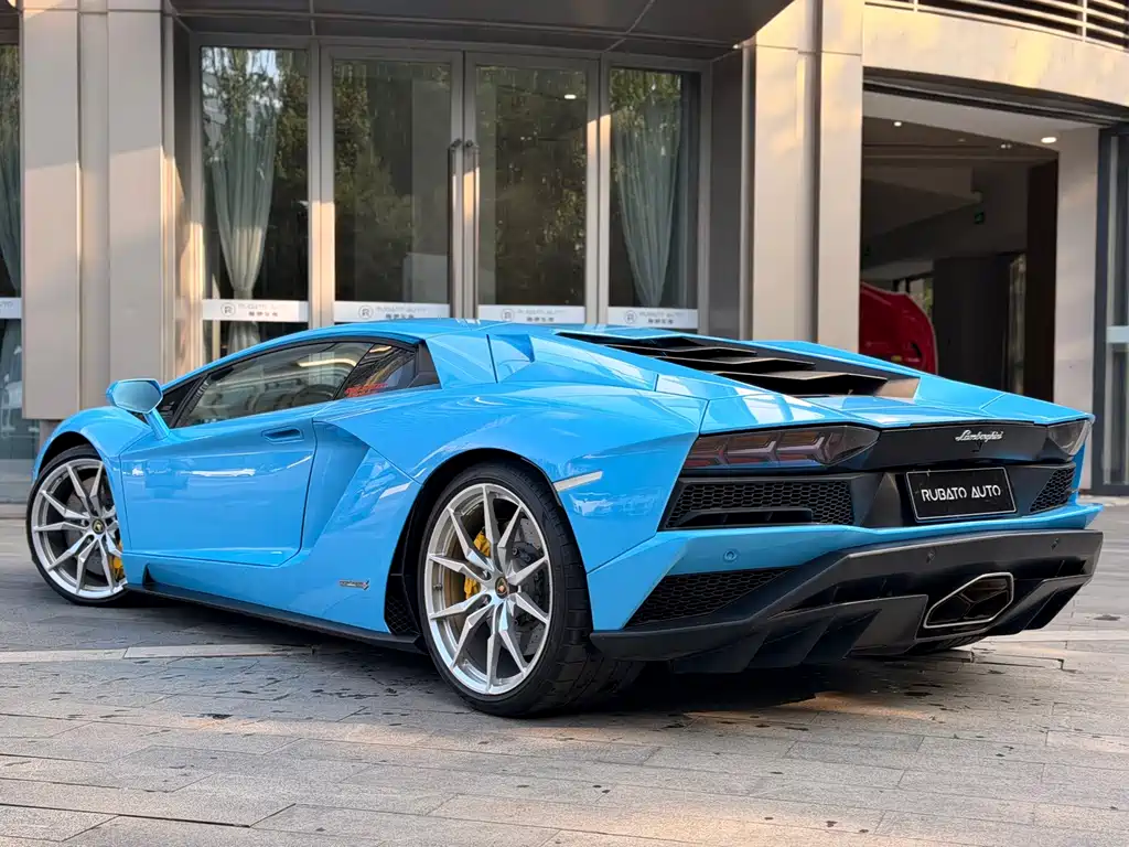 Lamborghini Aventador — миниатюра 21