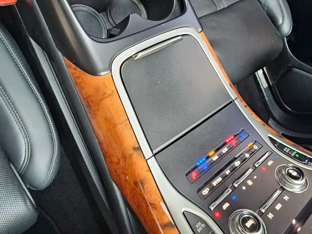 LINCOLN NAVIGATOR (IMPORT)