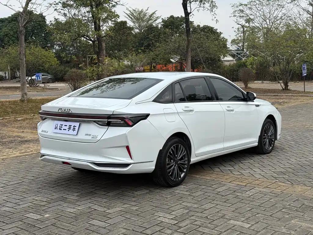 DONGFENG YI HYUN MAX