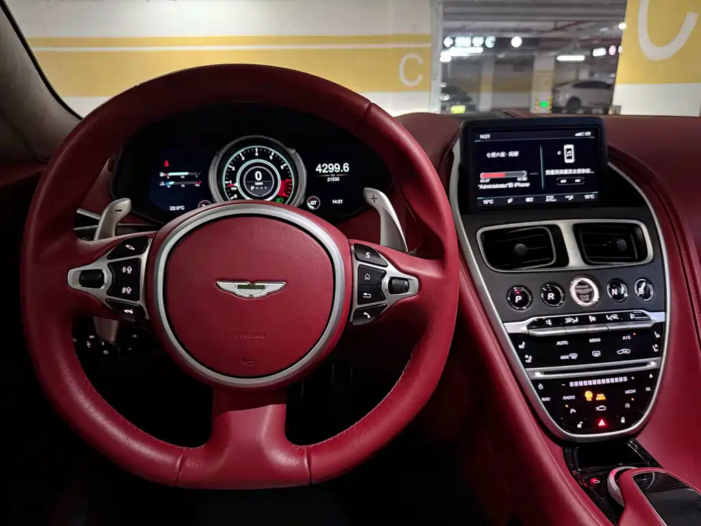 Aston Martin DB11 — миниатюра 13