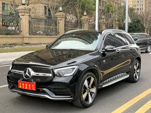 MERCEDES-BENZ GLC