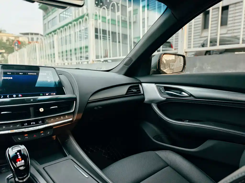 Cadillac CT5 — миниатюра 15