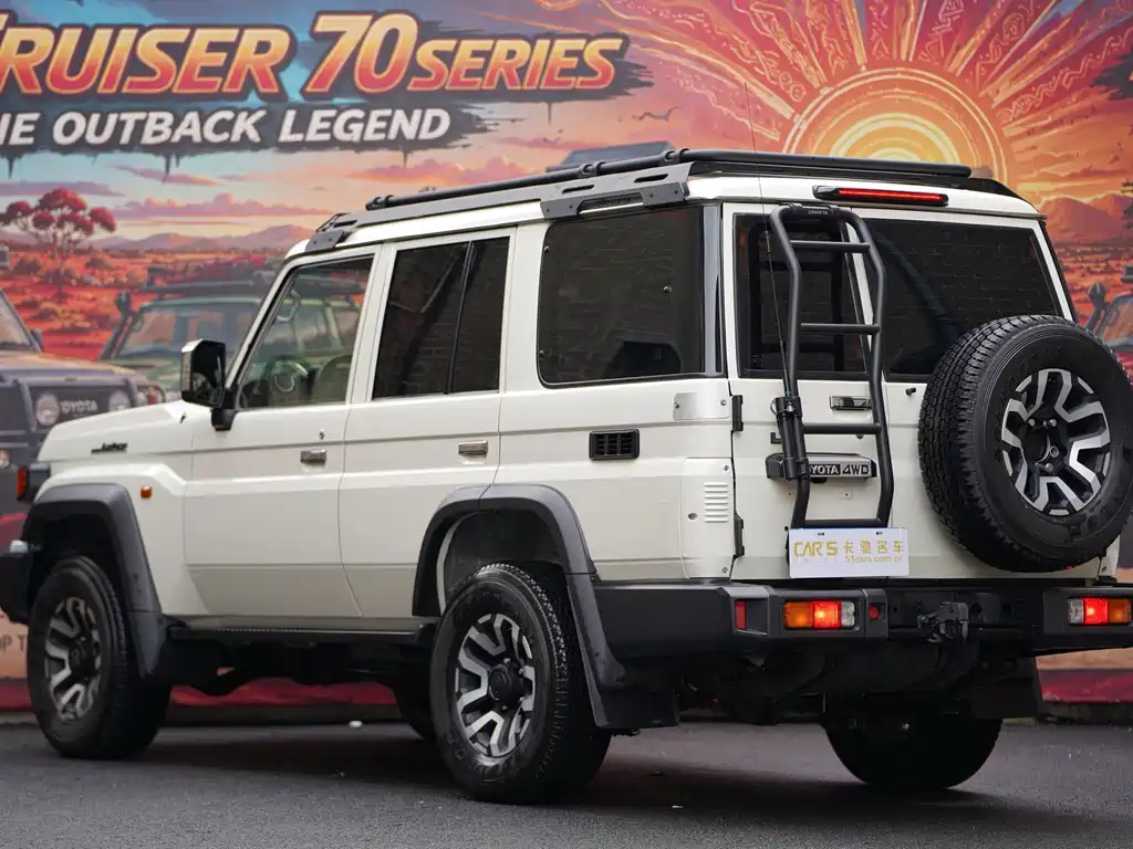 Toyota Land Cruiser LC76 2024 2.8T