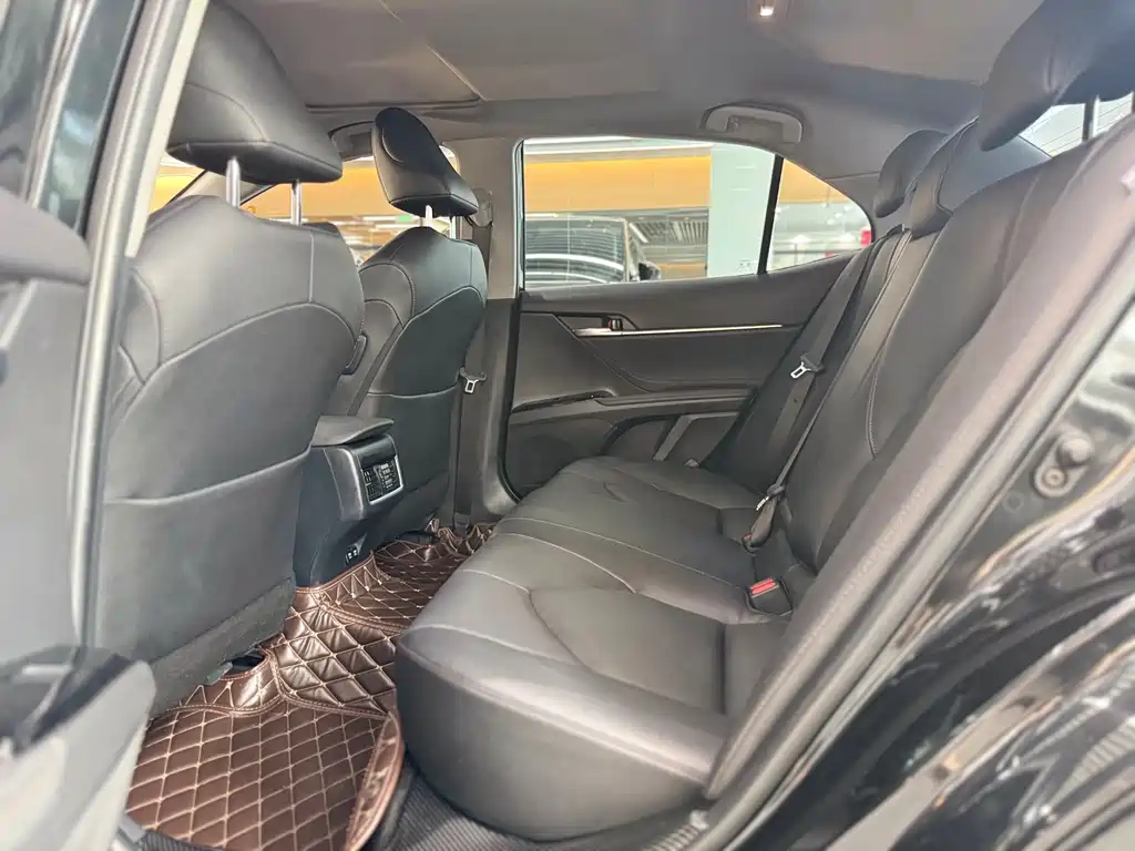 Toyota Camry 2021 2.0G Luxury