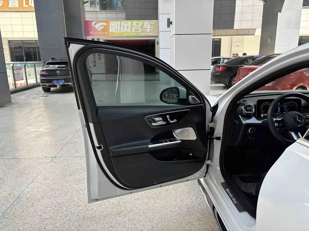 Mercedes-Benz C-Class — миниатюра 19