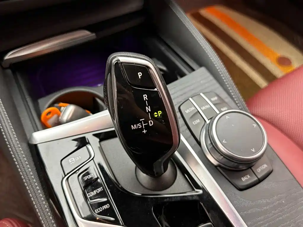 BMW 5 Series — миниатюра 16