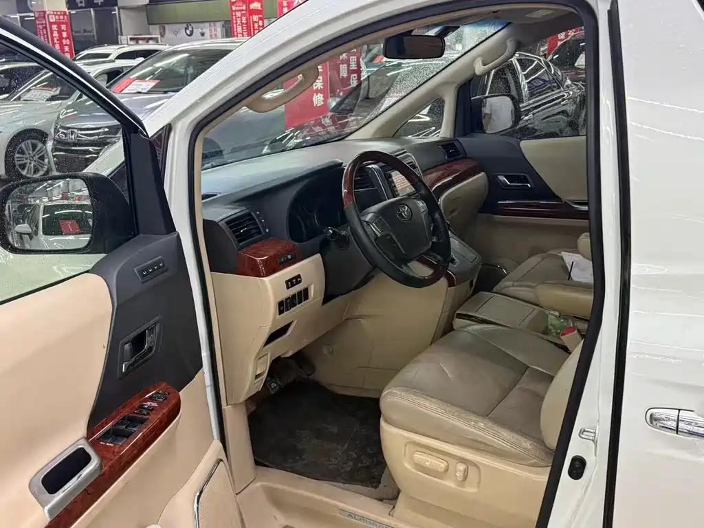 Toyota Alphard 2011 3.5L Luxury