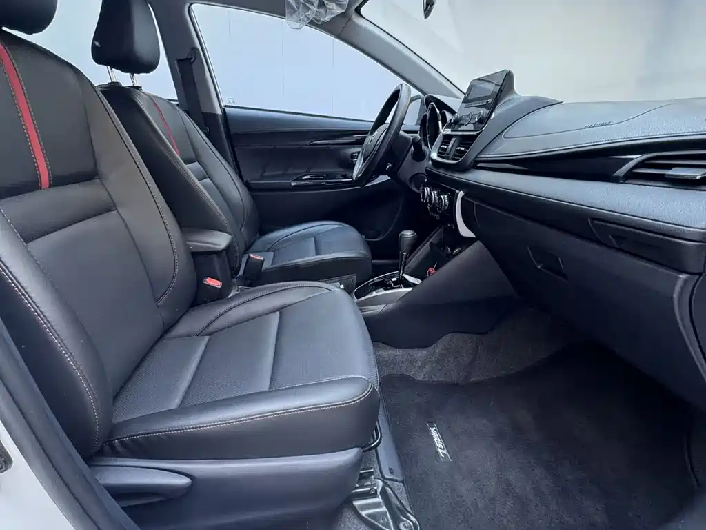 Toyota Yaris L — миниатюра 9