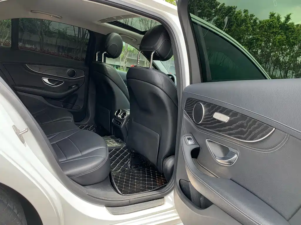 Mercedes-Benz C-Class - фото 16