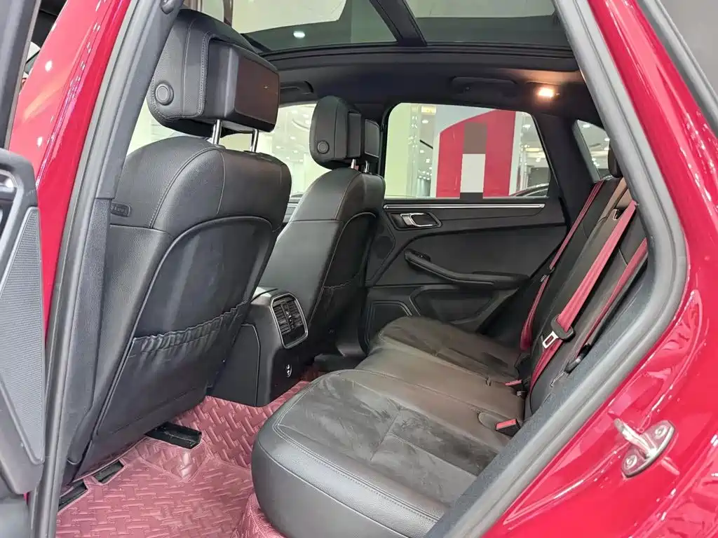 Porsche Macan — миниатюра 6