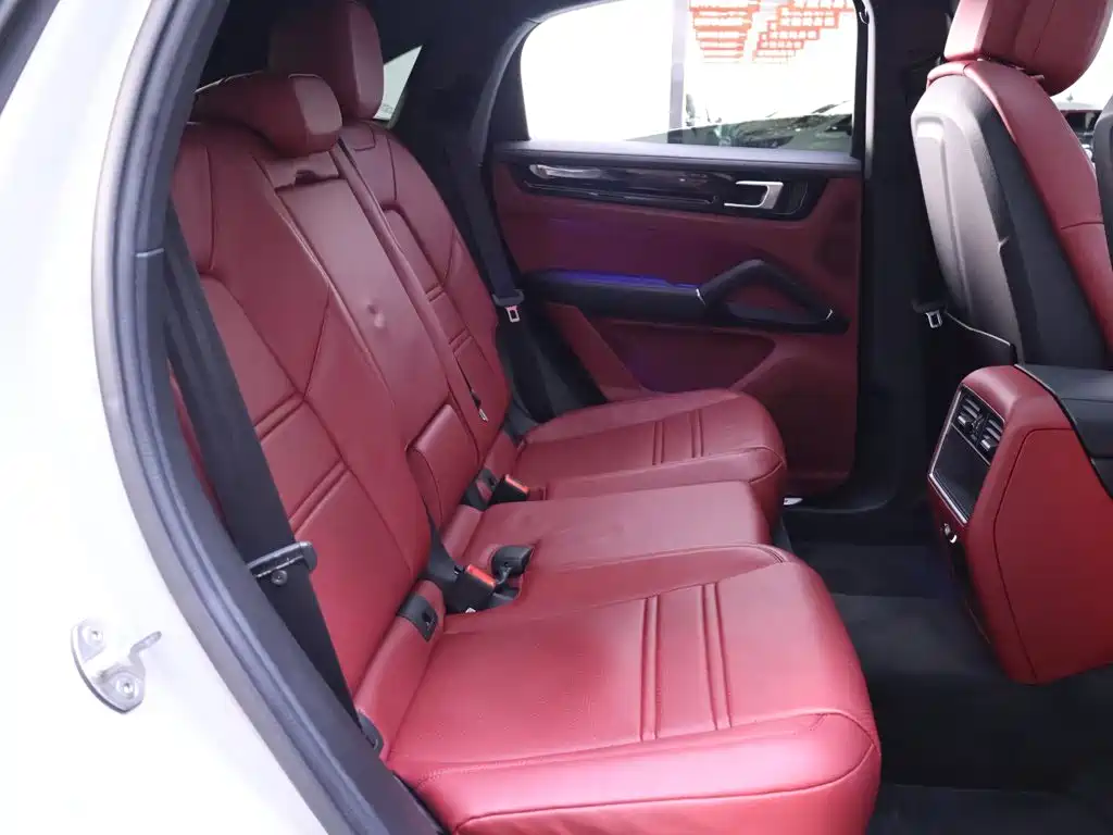 Porsche Cayenne — миниатюра 22