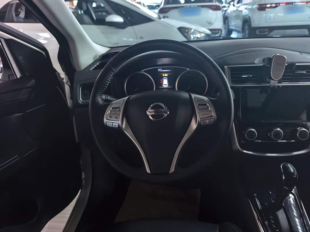 Nissan Tiida 1.6 л 2023 г. Белый, пробег 36500 км