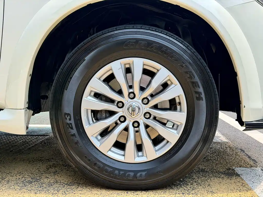 Nissan Patrol 2017 5.6L
