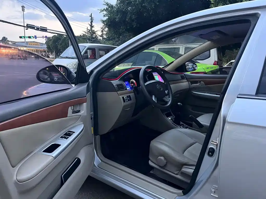 Lifan 力帆630 — миниатюра 4