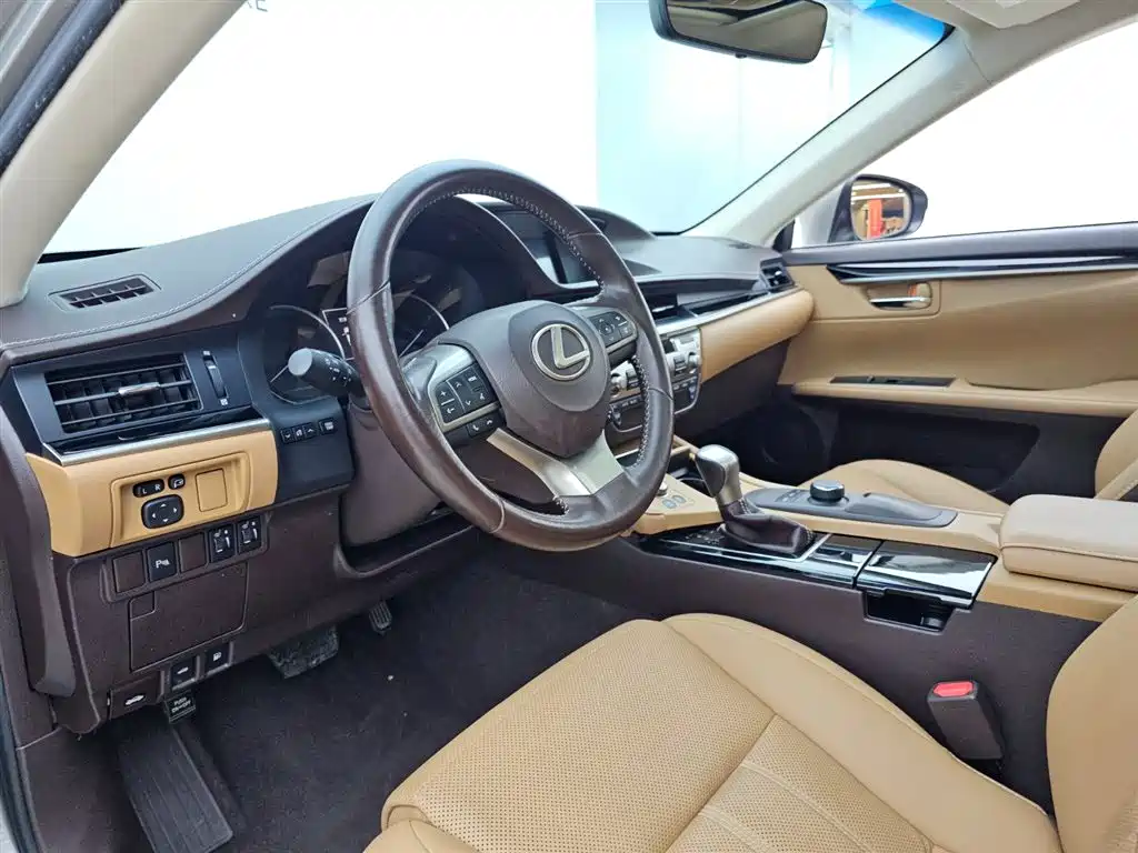 Lexus ES 2015 200 Elite