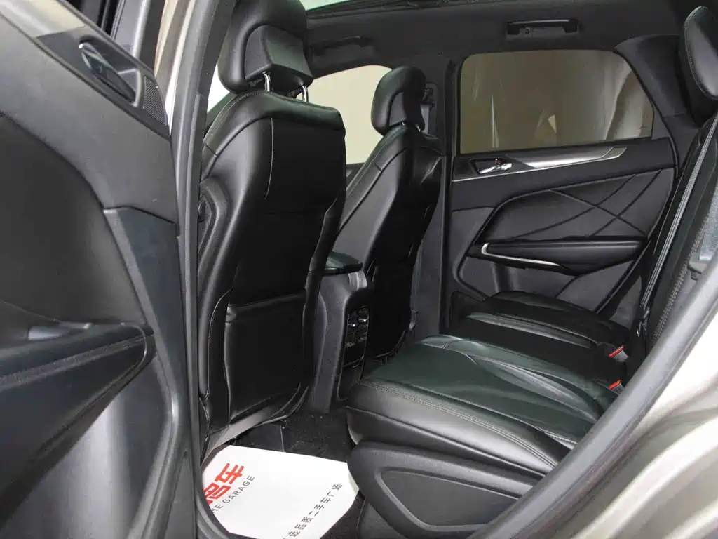 Lincoln MKC — миниатюра 12