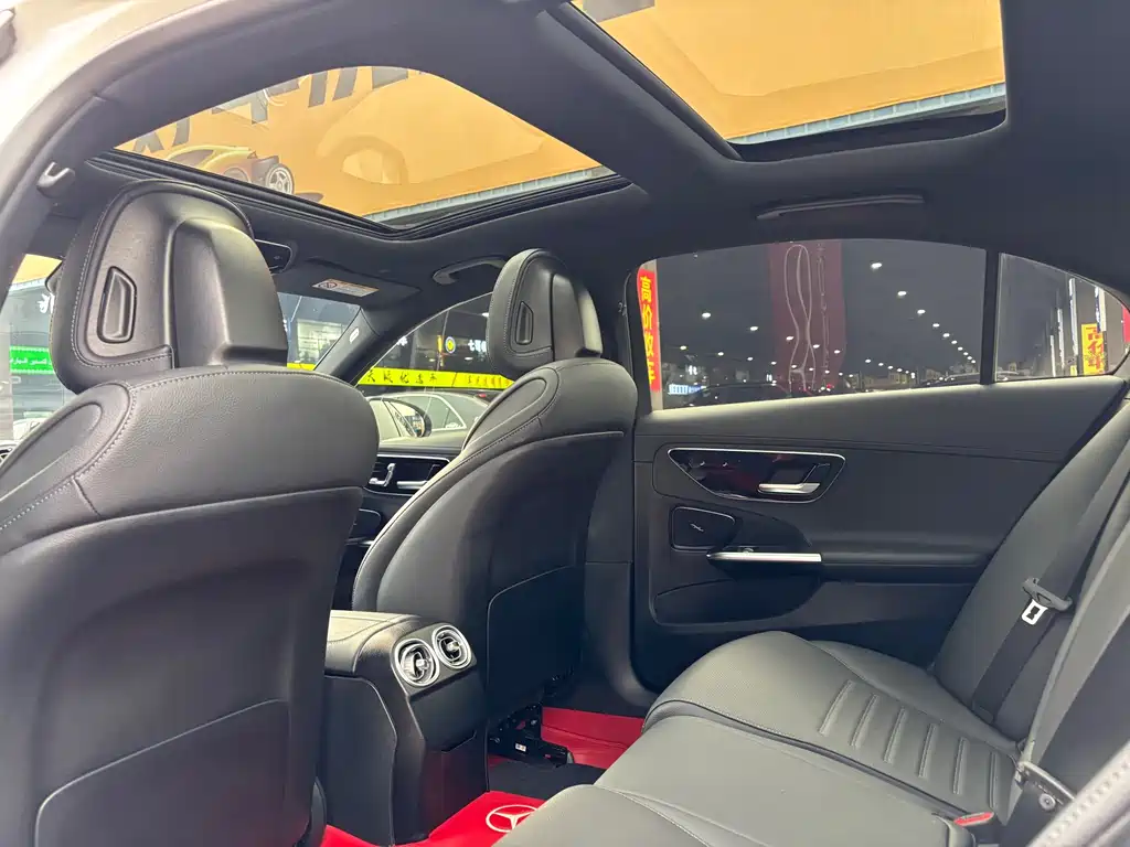 Mercedes-Benz C-Class — миниатюра 14