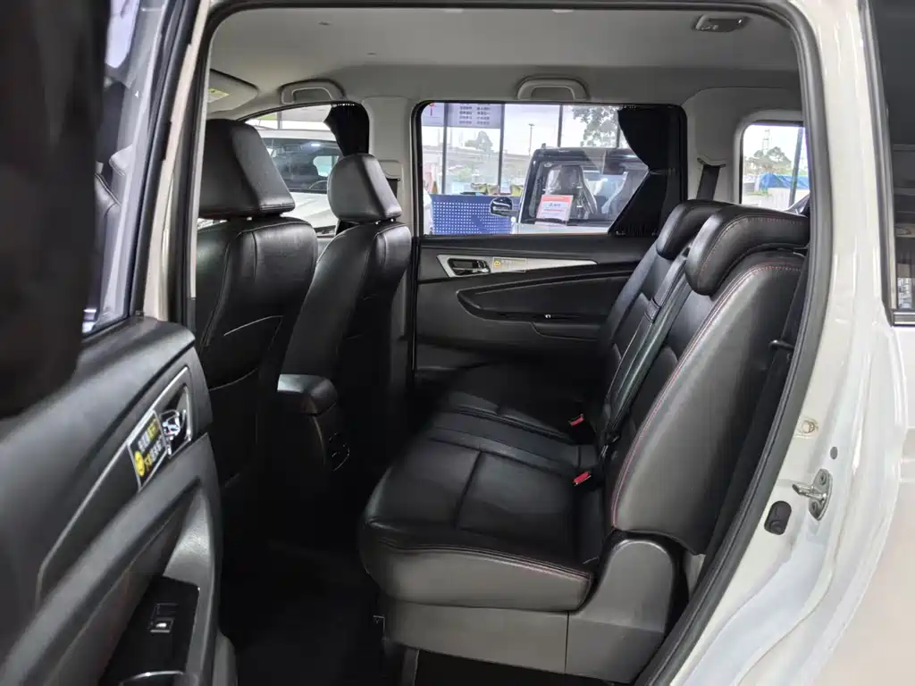 Changan Oshan A600 A600 2016 1.5L MT Elite 7 мест