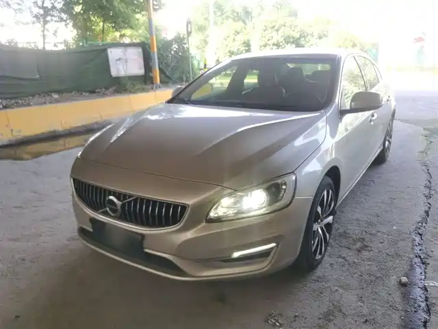 VOLVO  S60 2019