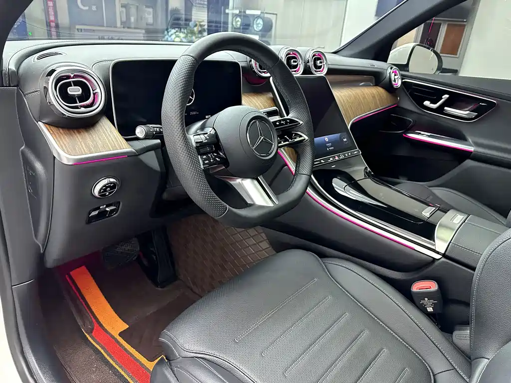 Mercedes-Benz GLC — миниатюра 12